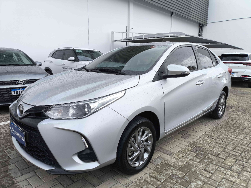 toyota yaris 1.5 flex automatico 2024
