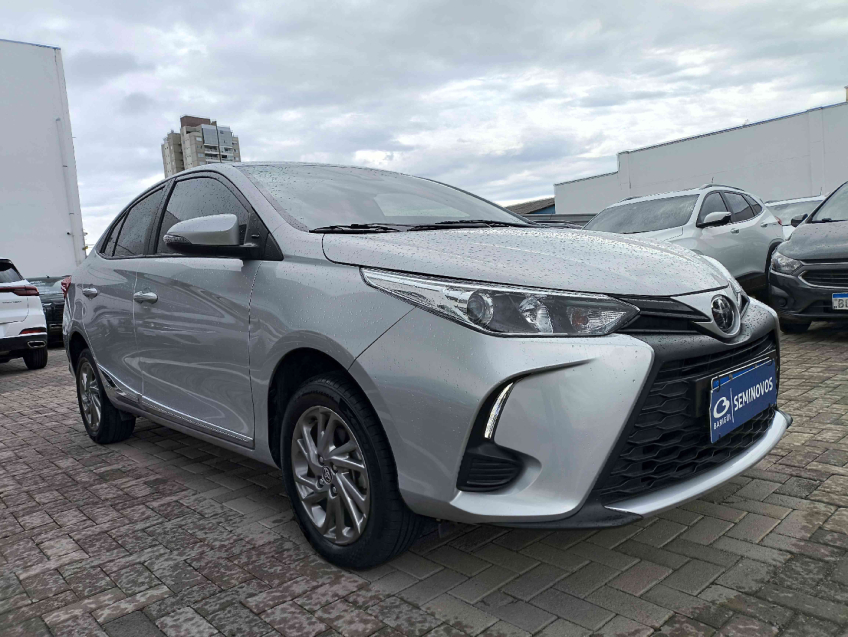 toyota yaris 1.5 flex automatico 202415