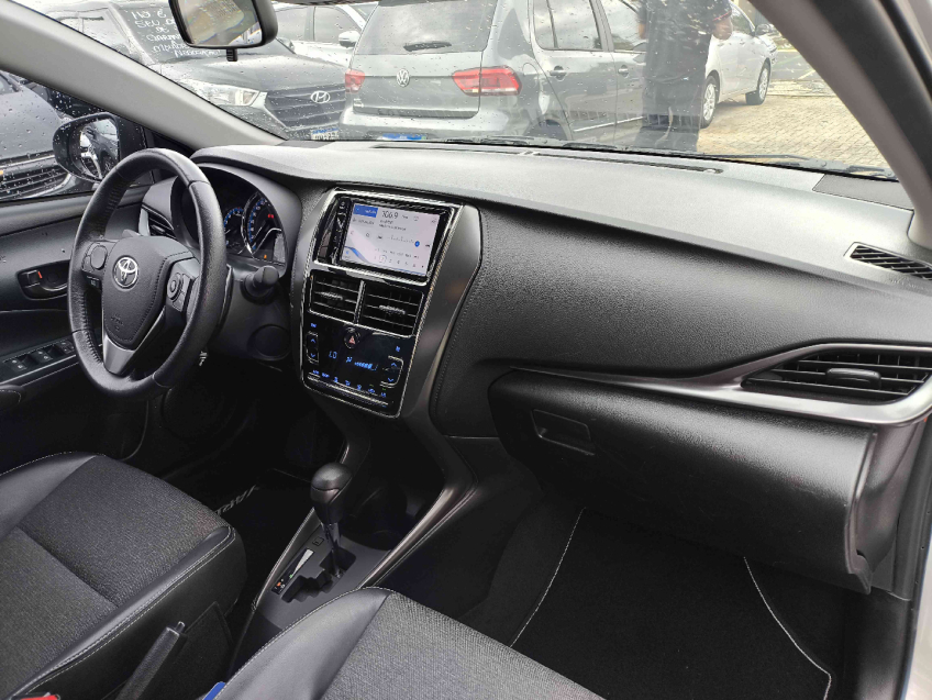 toyota yaris 1.5 flex automatico 202413