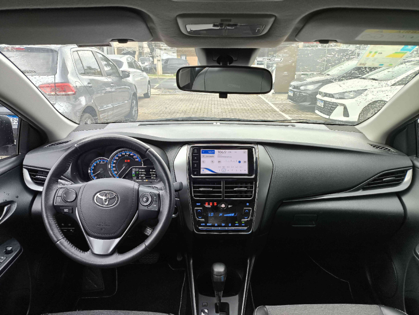 toyota yaris 1.5 flex automatico 20242