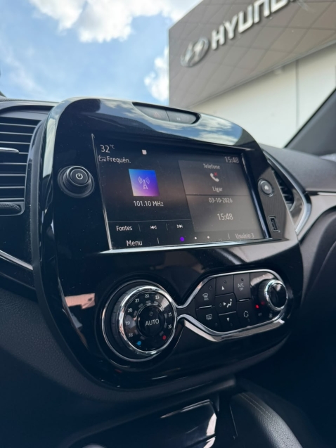 renault captur 1.3 tce flex intense x-tronic 4p automatico 202214