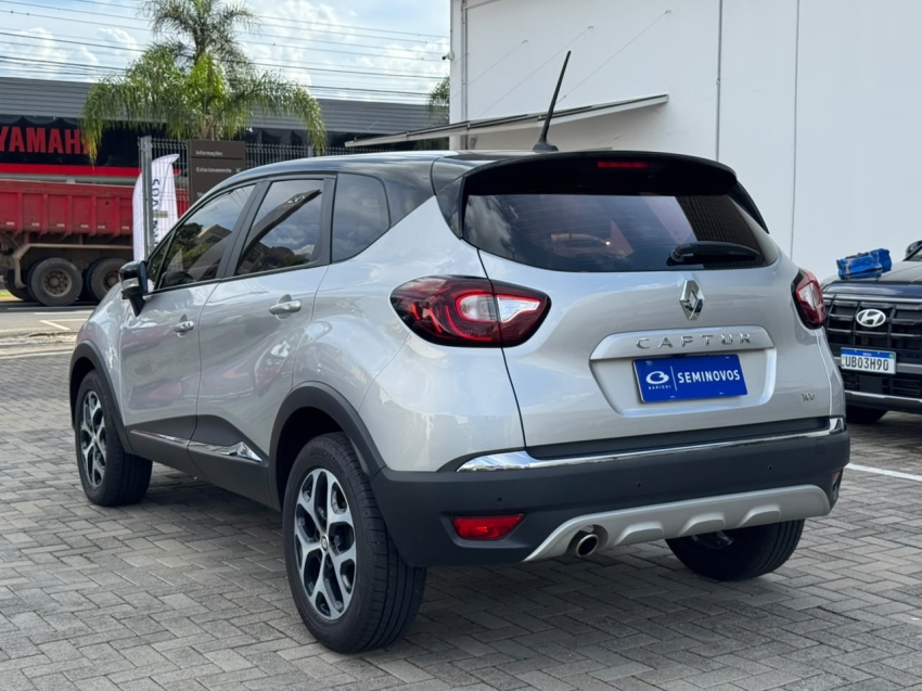 renault captur 1.3 tce flex intense x-tronic 4p automatico 20223