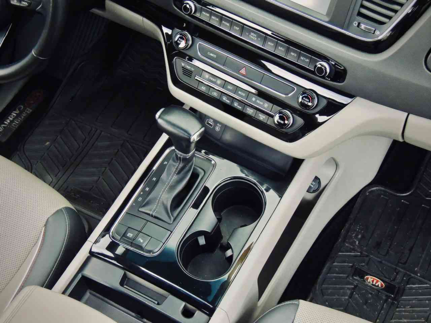 kia grand carnival ex 3.3 v6 24v at gasolina automatico 2018