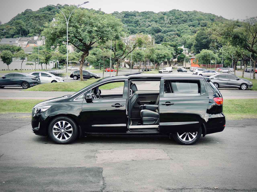 kia grand carnival ex 3.3 v6 24v at gasolina automatico 2018