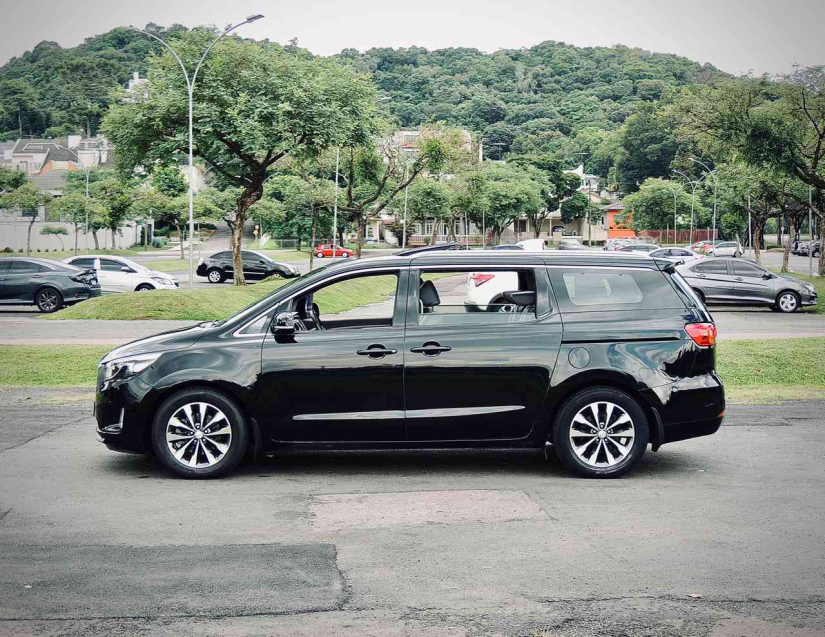 kia grand carnival ex 3.3 v6 24v at gasolina automatico 2018