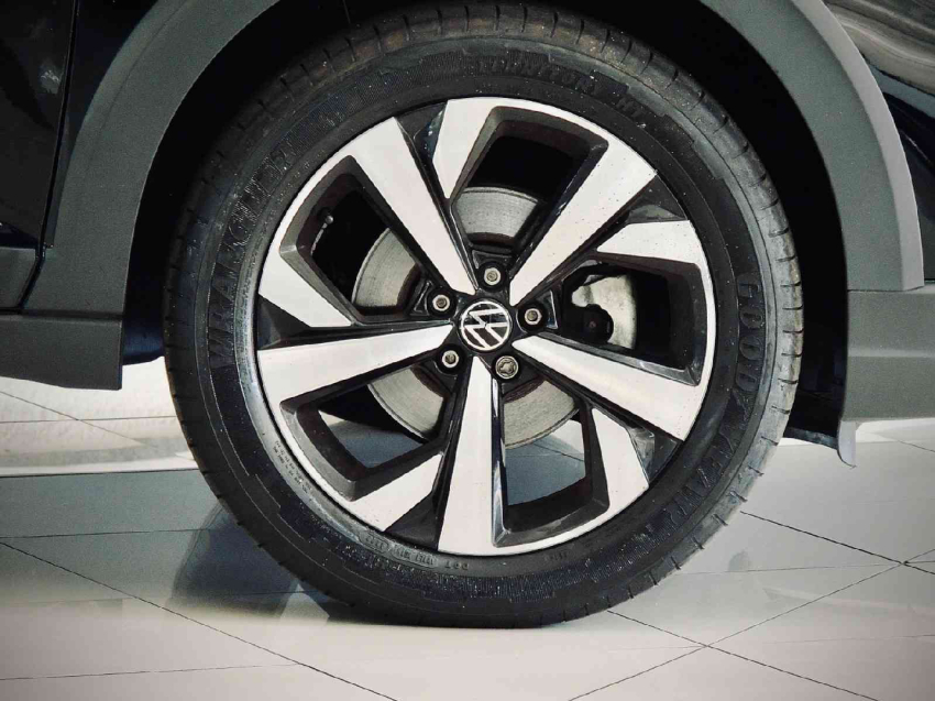 volkswagen nivus 1.0 200 tsi total flex highline automatico 4p 2024