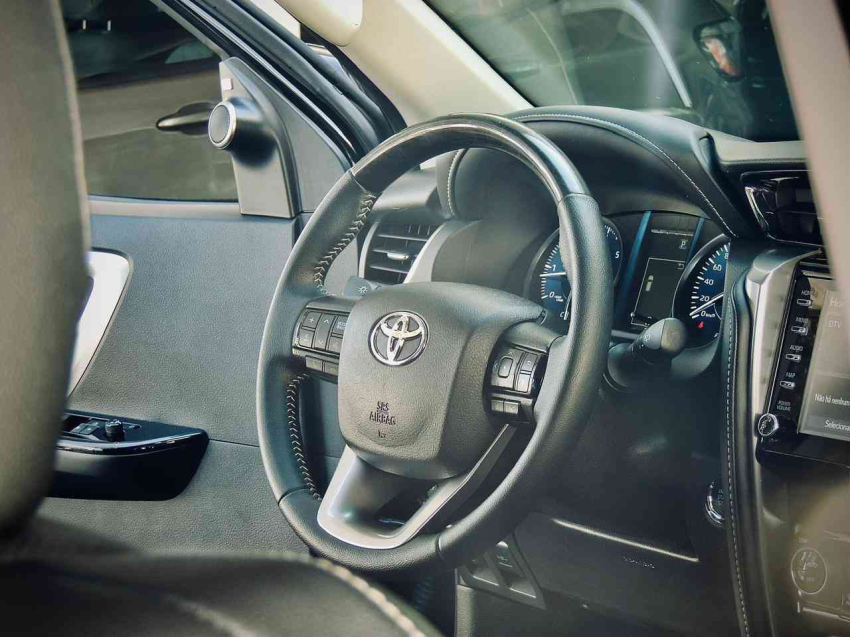 toyota hilux sw4 2.8 d-4d turbo diesel srx 7l 4x4 automatico 4p 2022