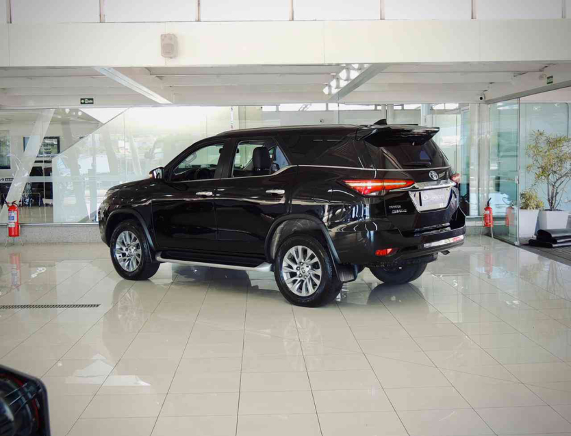 toyota hilux sw4 2.8 d-4d turbo diesel srx 7l 4x4 automatico 4p 2022