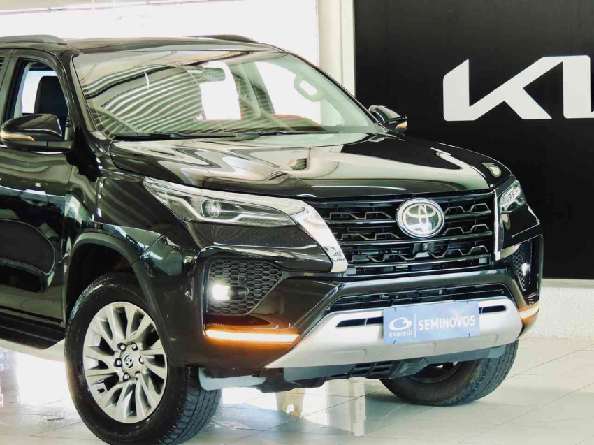 toyota hilux sw4 2.8 d-4d turbo diesel srx 7l 4x4 automatico 4p 2022