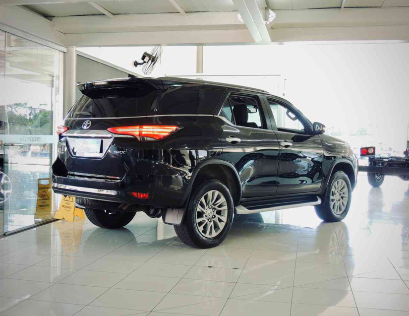 toyota hilux sw4 2.8 d-4d turbo diesel srx 7l 4x4 automatico 4p 2022
