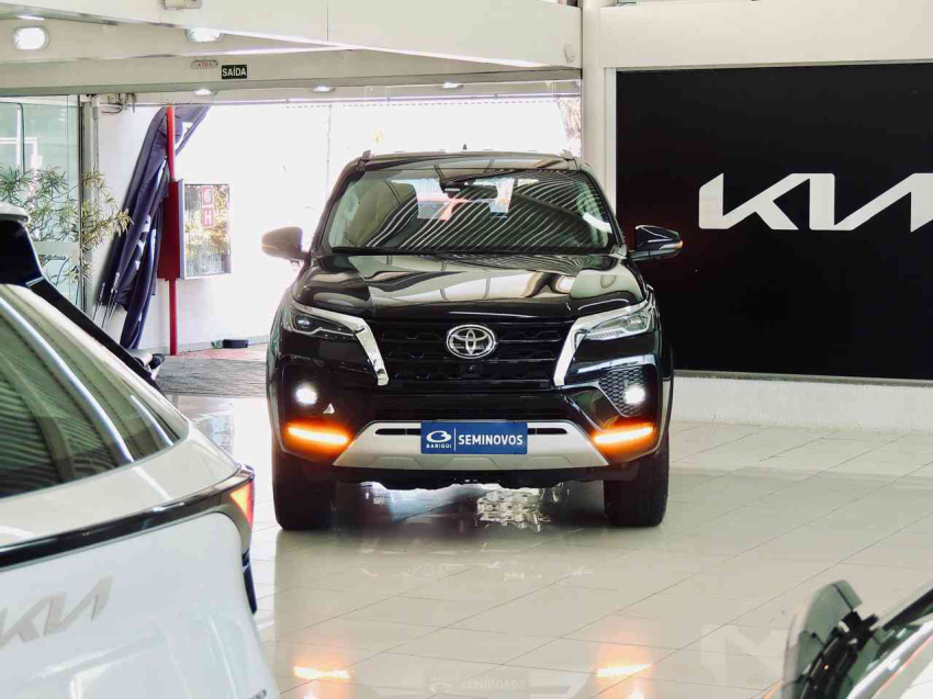 toyota hilux sw4 2.8 d-4d turbo diesel srx 7l 4x4 automatico 4p 2022
