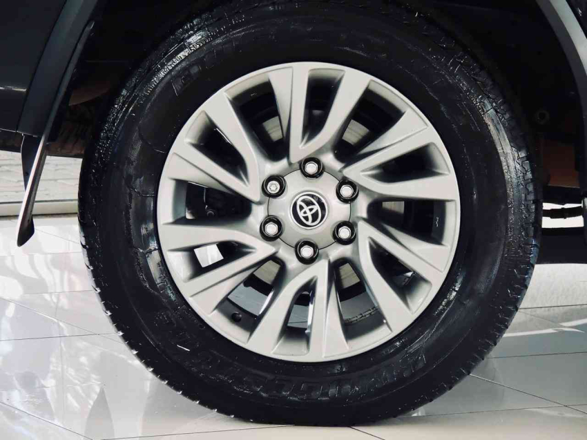 toyota hilux sw4 2.8 d-4d turbo diesel srx 7l 4x4 automatico 4p 2022