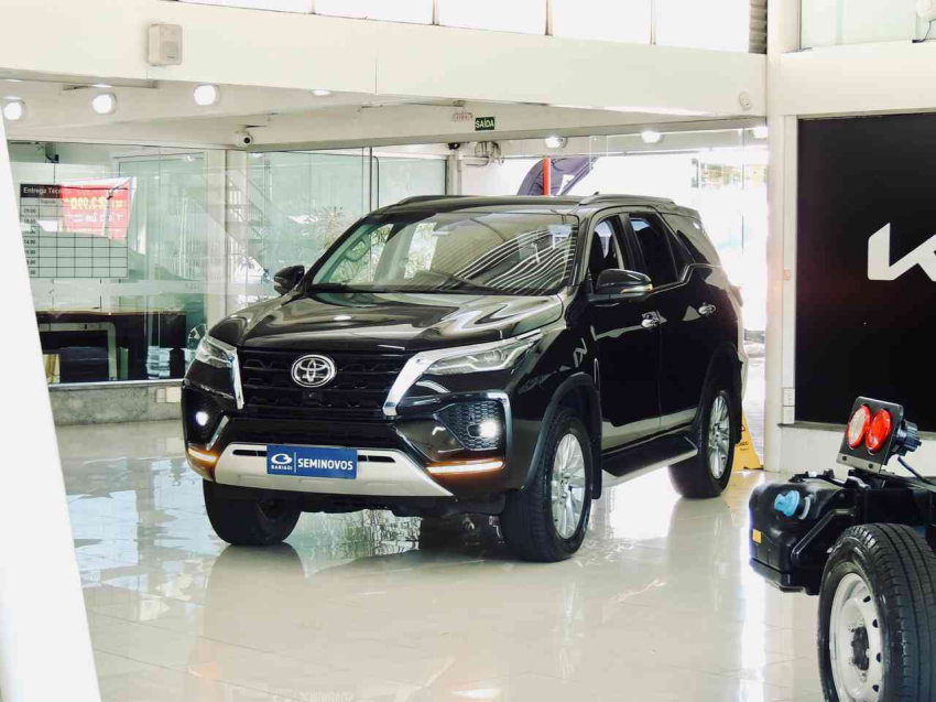 toyota hilux sw4 2.8 d-4d turbo diesel srx 7l 4x4 automatico 4p 2022