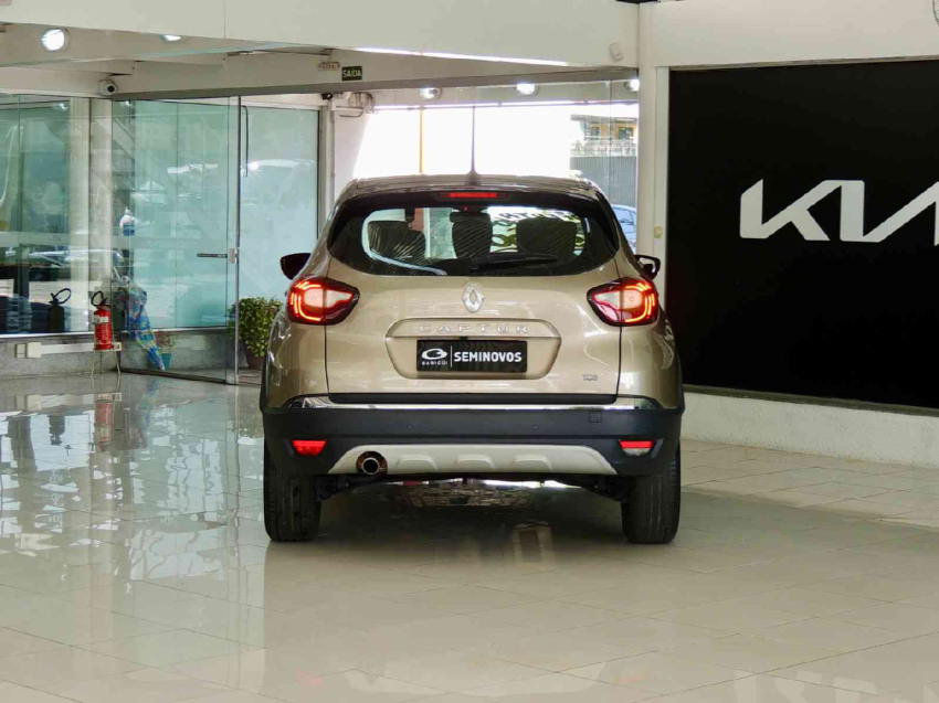 renault captur 1.3 tce flex intense x-tronic 4p automatico 2022
