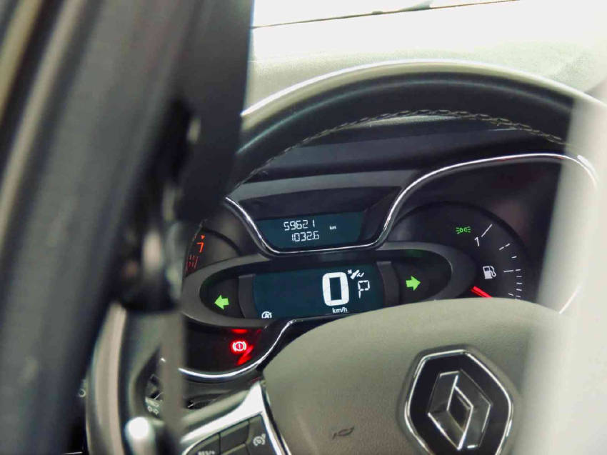 renault captur 1.3 tce flex intense x-tronic 4p automatico 2022