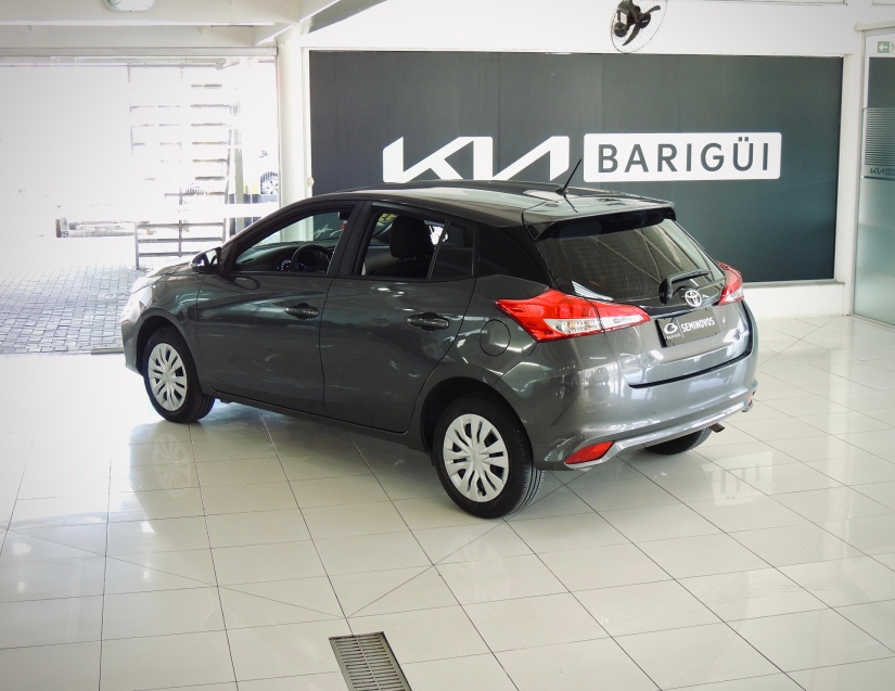 toyota yaris 1.5 16v flex xl multidrive 4p automatico 2025