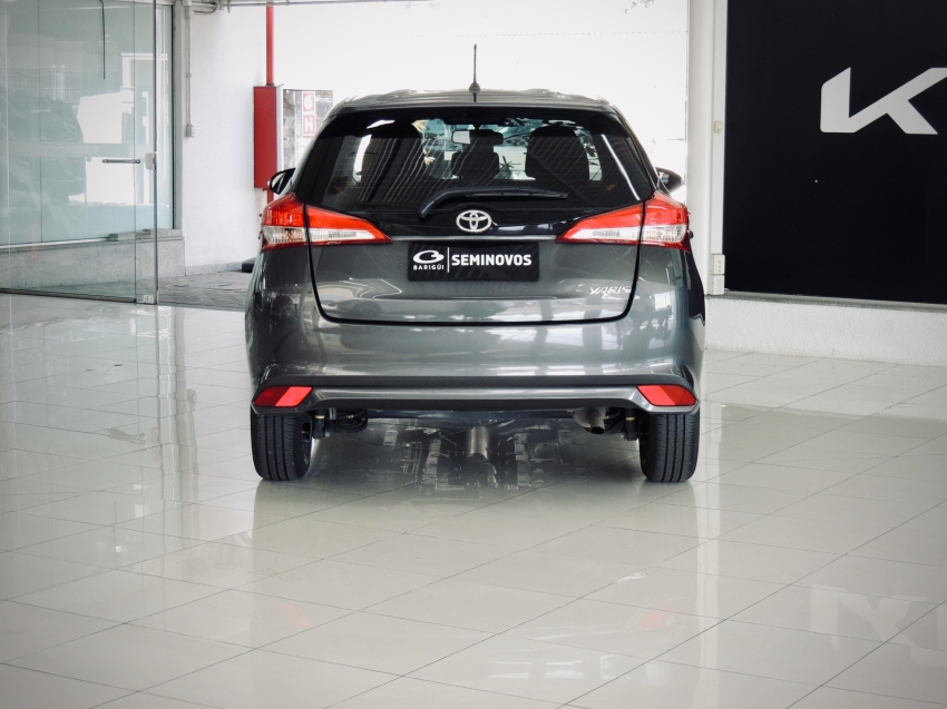 toyota yaris 1.5 16v flex xl multidrive 4p automatico 2025