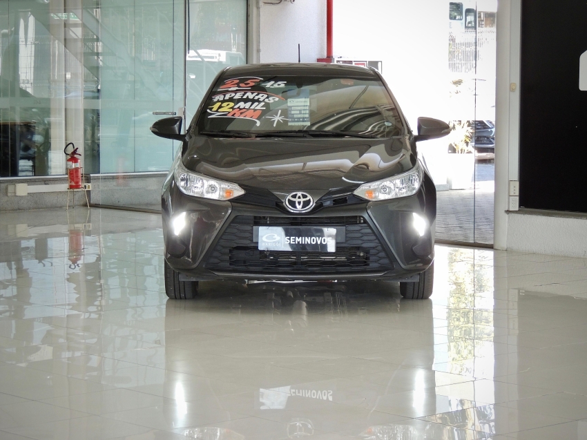 toyota yaris 1.5 16v flex xl multidrive 4p automatico 2025