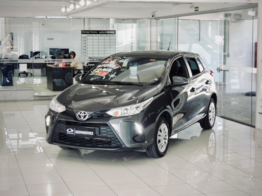 toyota yaris 1.5 16v flex xl multidrive 4p automatico 2025