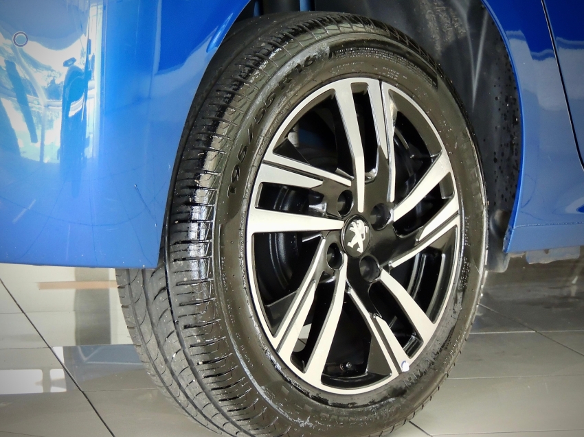 peugeot 208 1.0 turbo 200 flex griffe cvt 4p automatico 2024