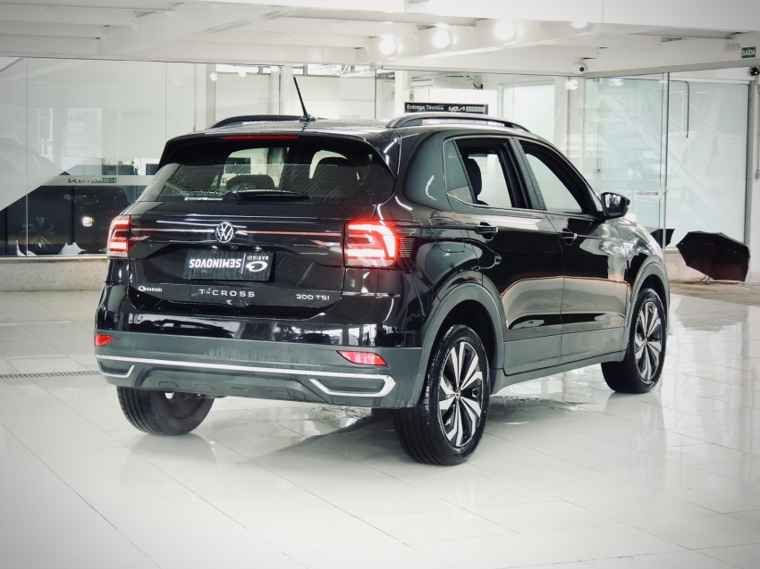 volkswagen t-cross 1.0 200 tsi total flex comfortline automatico 4p 2024