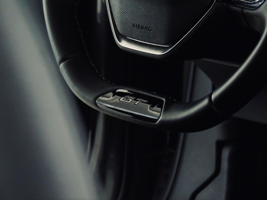 peugeot 2008 1.0 turbo 200 flex gt cvt 4p automatico 2025