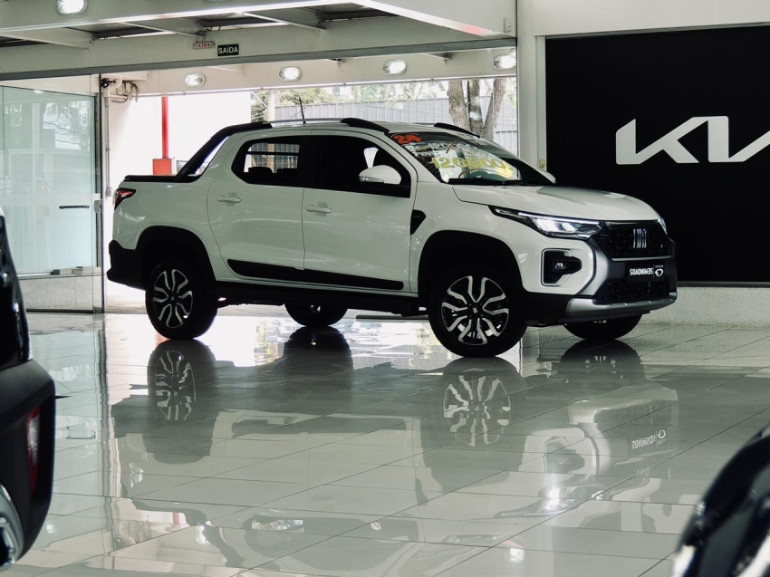 fiat strada 1.0 turbo 200 flex ranch cd cvt 4p automatico 2024