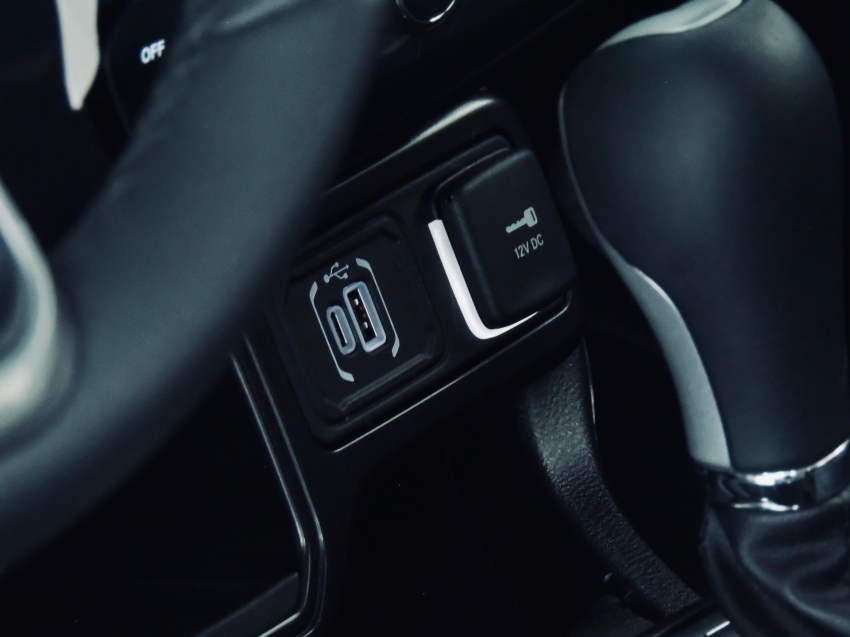 jeep renegade 1.3 t270 turbo flex longitude at6 4p automatico 202423