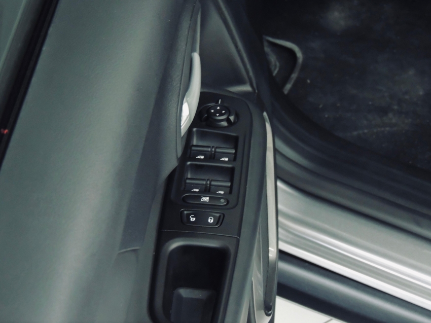 jeep renegade 1.3 t270 turbo flex longitude at6 4p automatico 202426