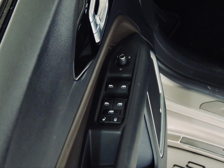 jeep commander 2.0 td380 turbo diesel overland at9 4p automatico 202330