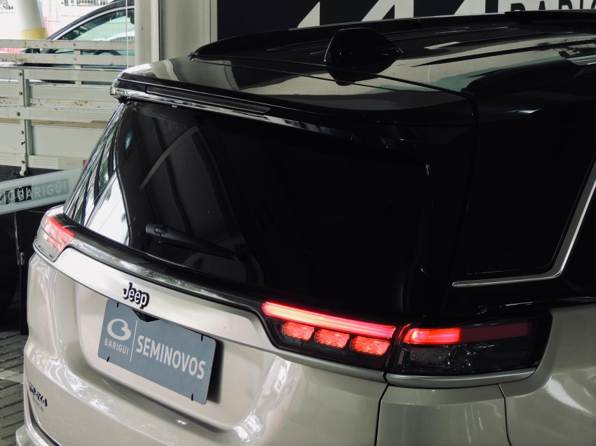 jeep commander 2.0 td380 turbo diesel overland at9 4p automatico 202316