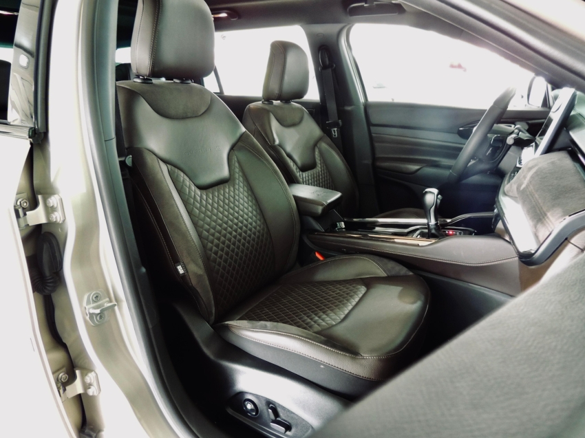 jeep commander 2.0 td380 turbo diesel overland at9 4p automatico 202333