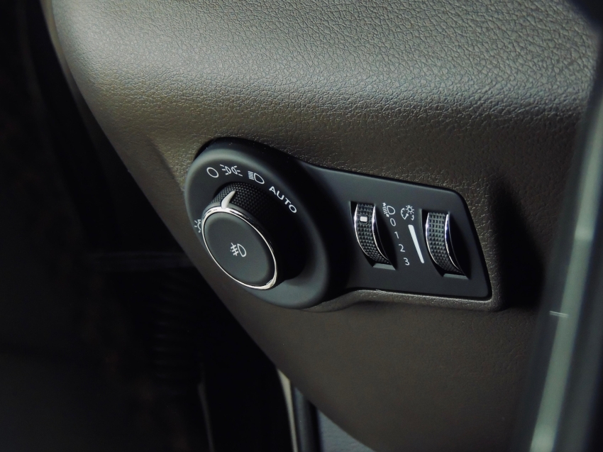 jeep commander 2.0 td380 turbo diesel overland at9 4p automatico 202329