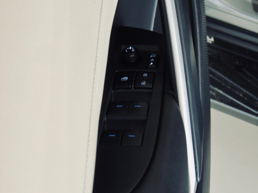 toyota corolla 1.8 hibrido automatico 202223