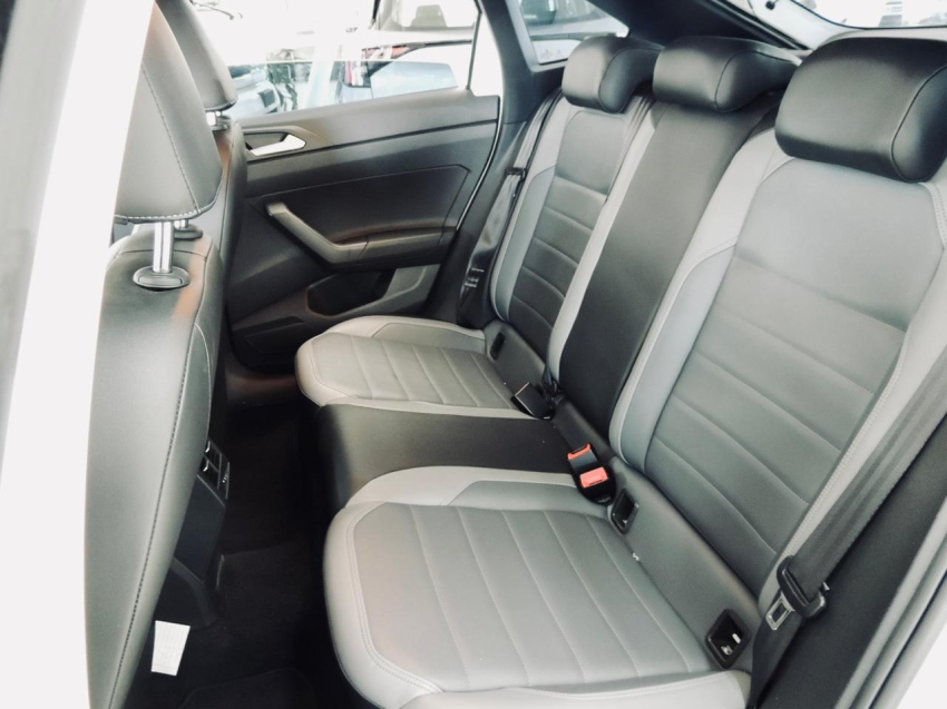 volkswagen nivus 1.0 200 tsi total flex highline automatico 4p 202130