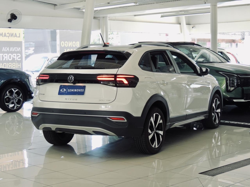 volkswagen nivus 1.0 200 tsi total flex highline automatico 4p 202111
