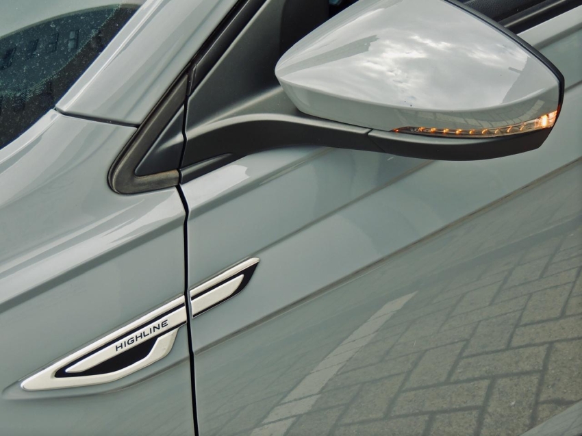 volkswagen nivus 1.0 200 tsi total flex highline automatico 4p 20225