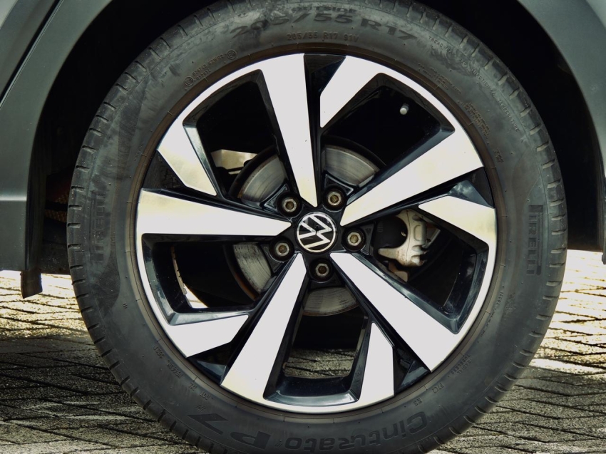 volkswagen nivus 1.0 200 tsi total flex highline automatico 4p 202214