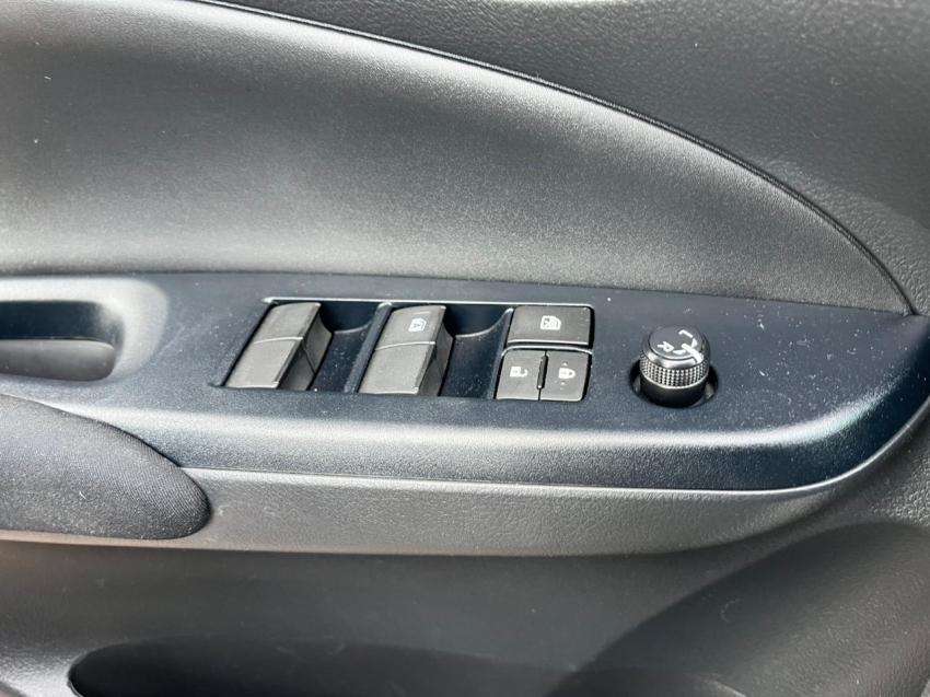 toyota yaris 1.5 16v flex sedan xl multidrive 4p automatico 202517