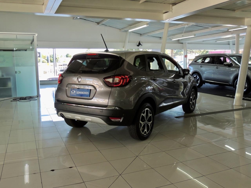 renault captur 1.3 tce flex iconic x-tronic 4p automatico 202213