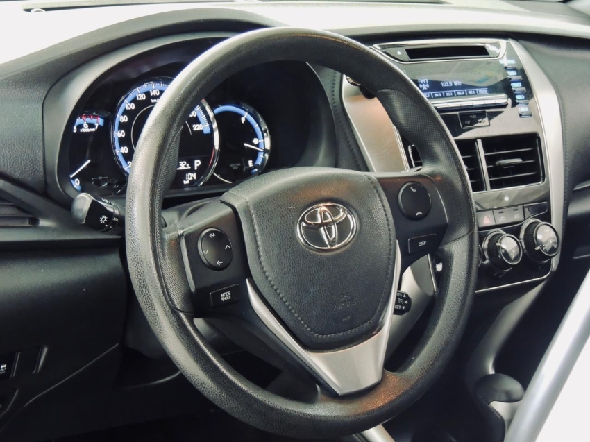 toyota yaris 1.3 16v flex xl multidrive 4p automatico 202011