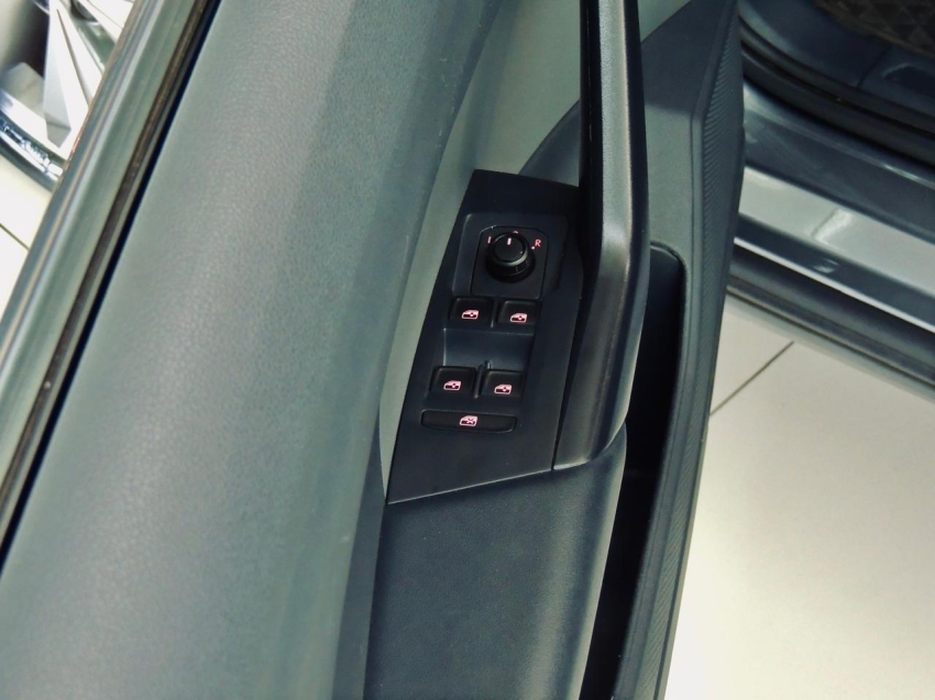 volkswagen t-cross 1.0 200 tsi total flex comfortline automatico 4p 202025