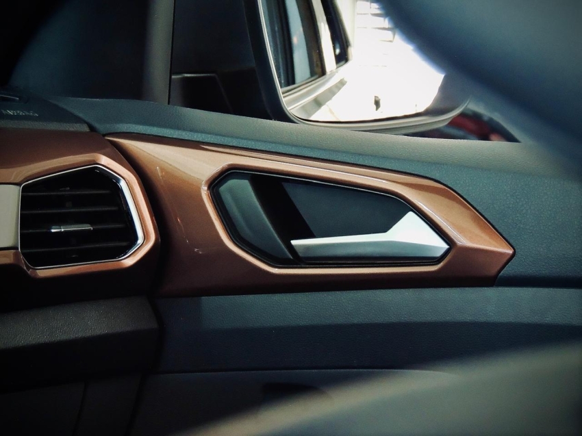 volkswagen t-cross 1.0 200 tsi total flex comfortline automatico 4p 202027