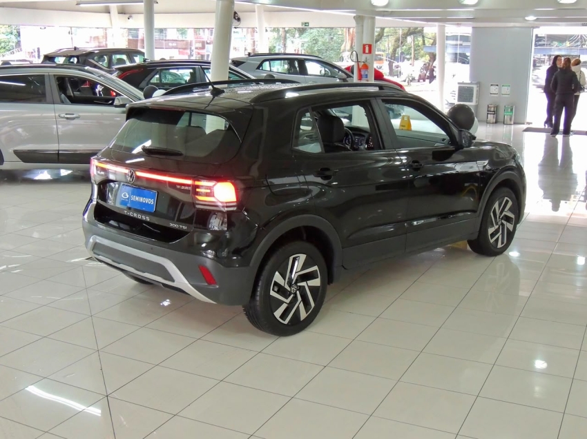 volkswagen t-cross 1.0 200 tsi total flex comfortline automatico 4p 202511