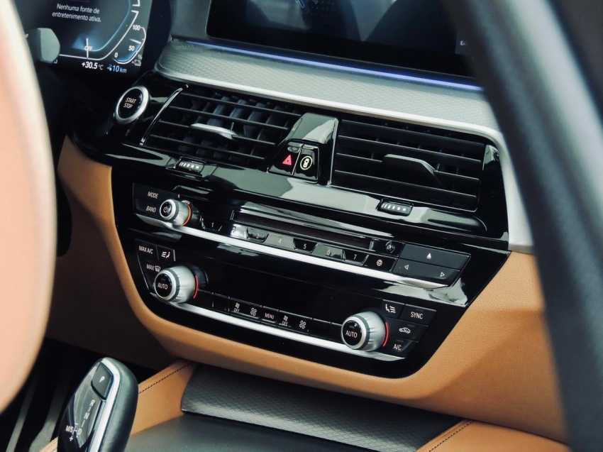 bmw 530e 2.0 16v twinpower hibrido m sport automatico 4p 202027