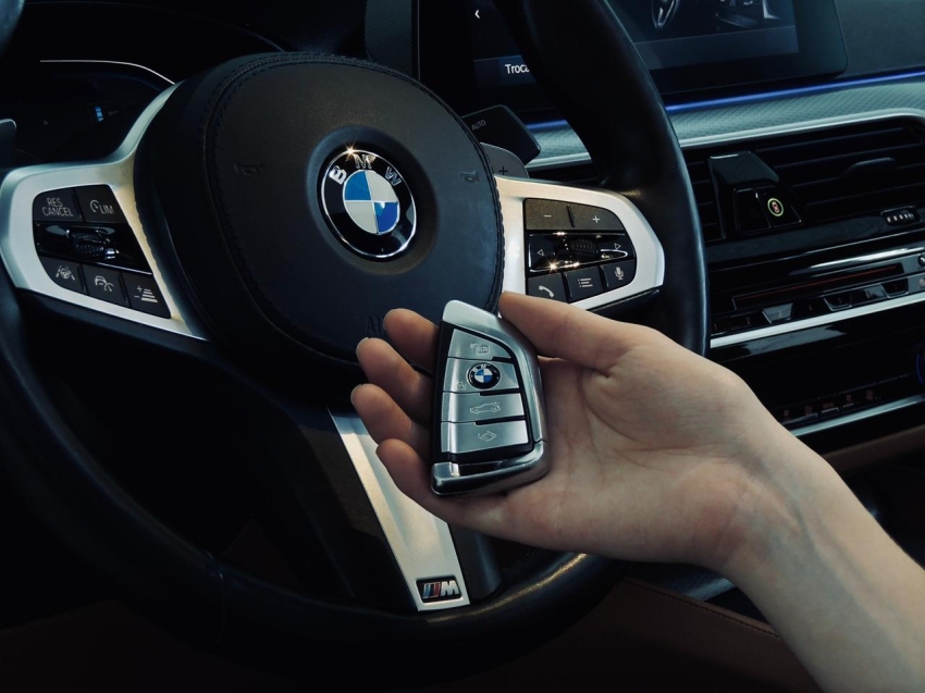 bmw 530e 2.0 16v twinpower hibrido m sport automatico 4p 202031