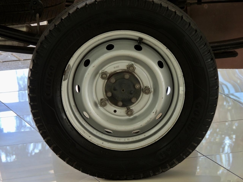 kia bongo 2.5 diesel 20238