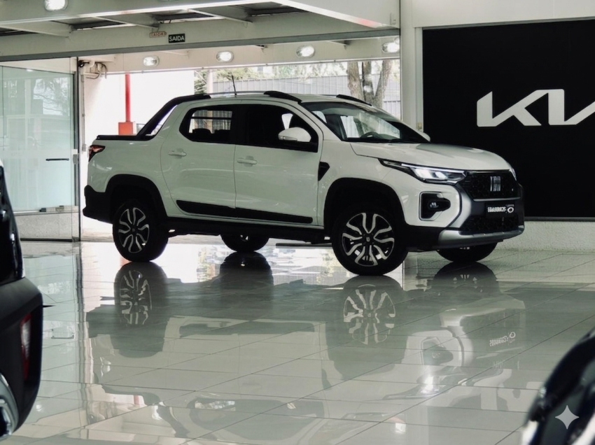fiat strada 1.0 turbo 200 flex ranch cd cvt 4p automatico 2026