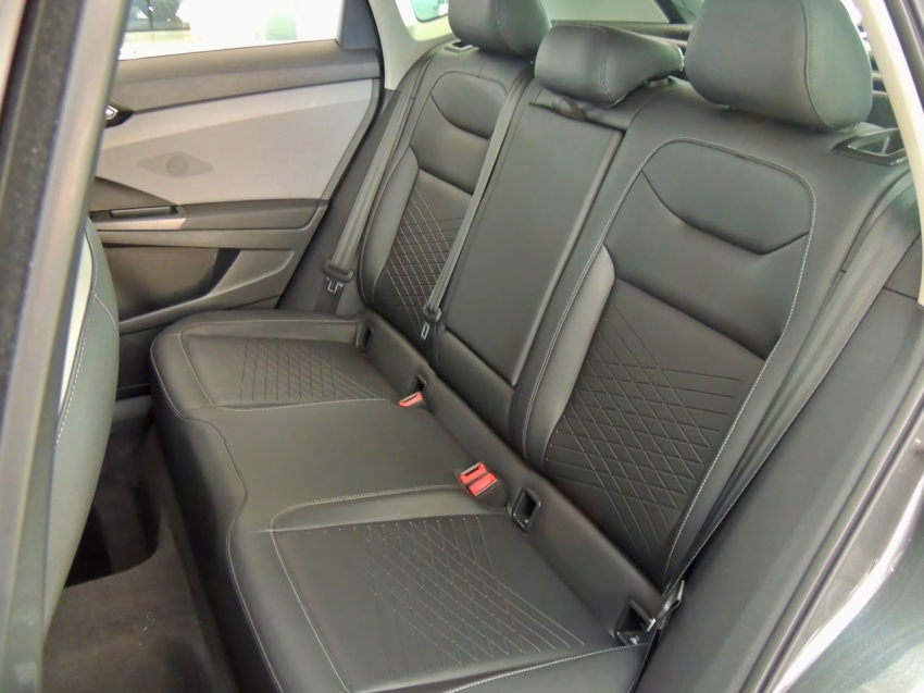 volkswagen taos 1.4 250 tsi total flex comfortline automatico 4p 202420