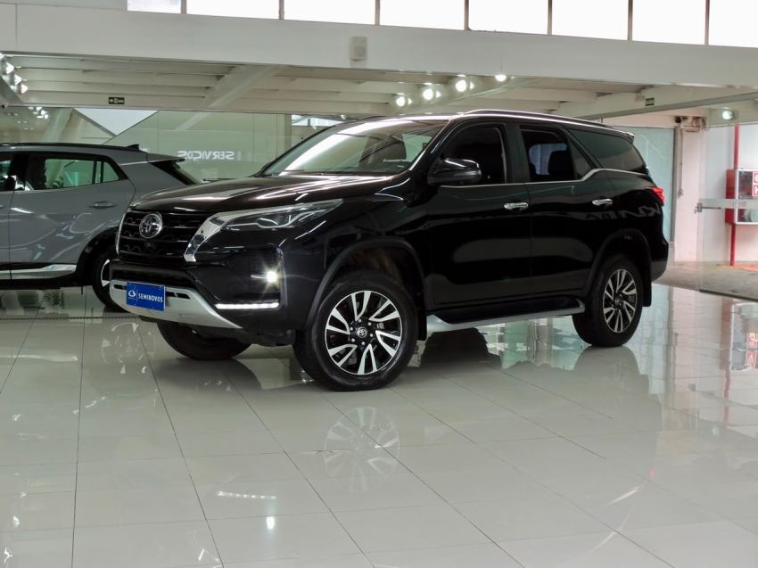 toyota hilux sw4 2.8 d-4d turbo diesel srx 4x4 automatico 4p 202313